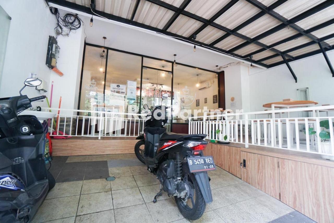 Eascot Hotel Mitra Reddoorz Giacarta Esterno foto