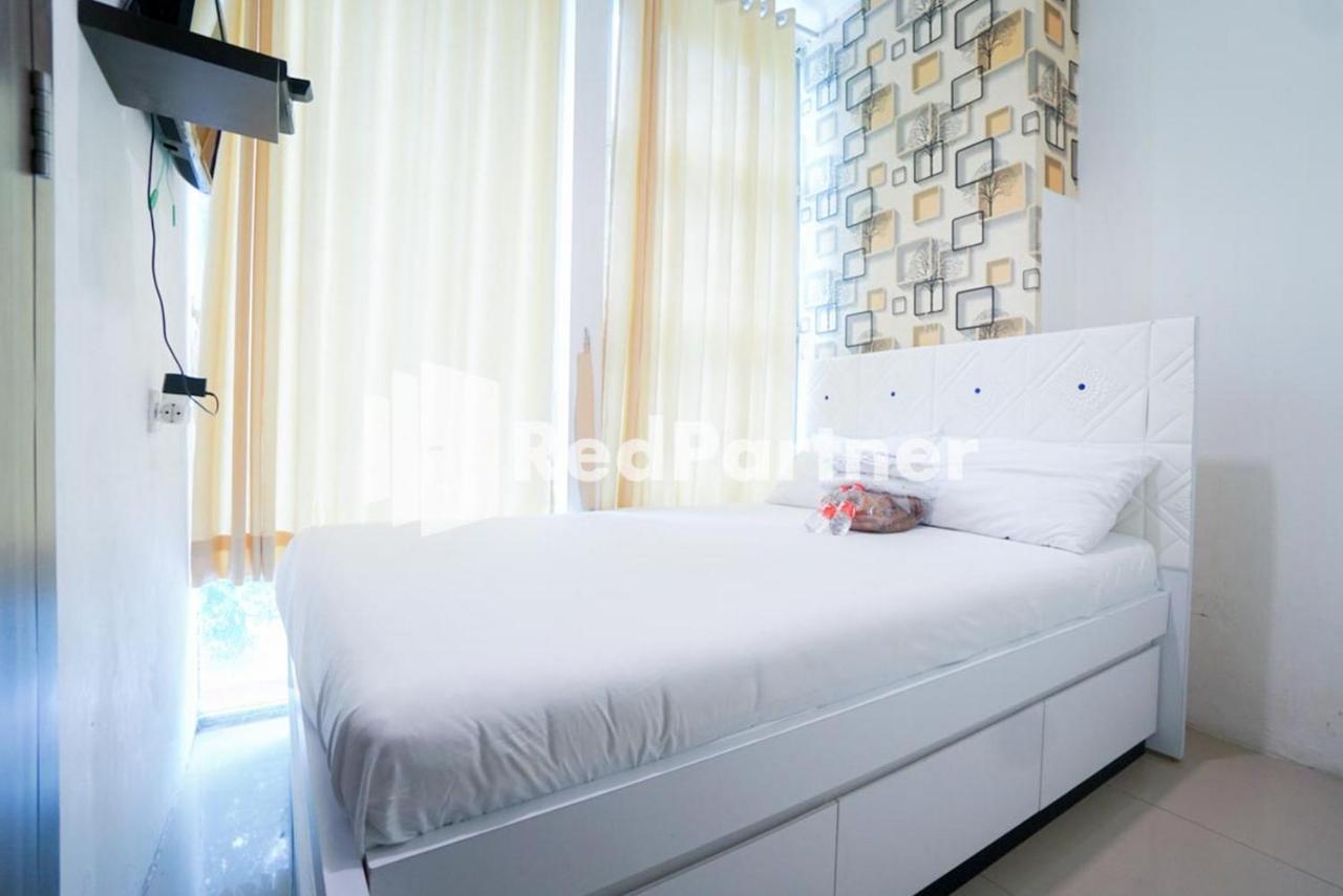 Eascot Hotel Mitra Reddoorz Giacarta Esterno foto