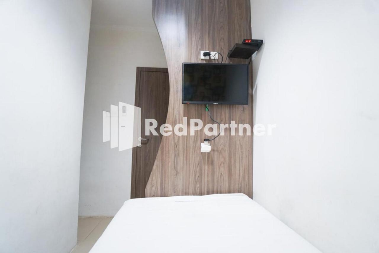 Eascot Hotel Mitra Reddoorz Giacarta Esterno foto