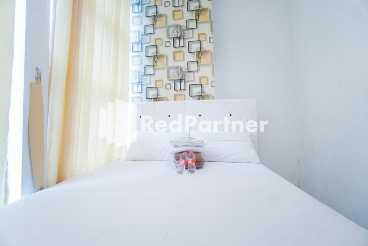 Eascot Hotel Mitra Reddoorz Giacarta Esterno foto