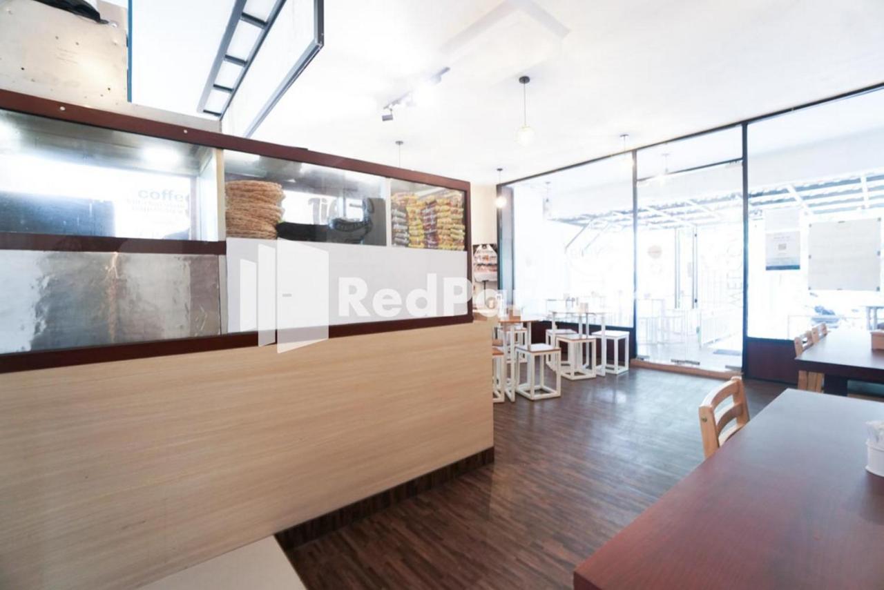 Eascot Hotel Mitra Reddoorz Giacarta Esterno foto