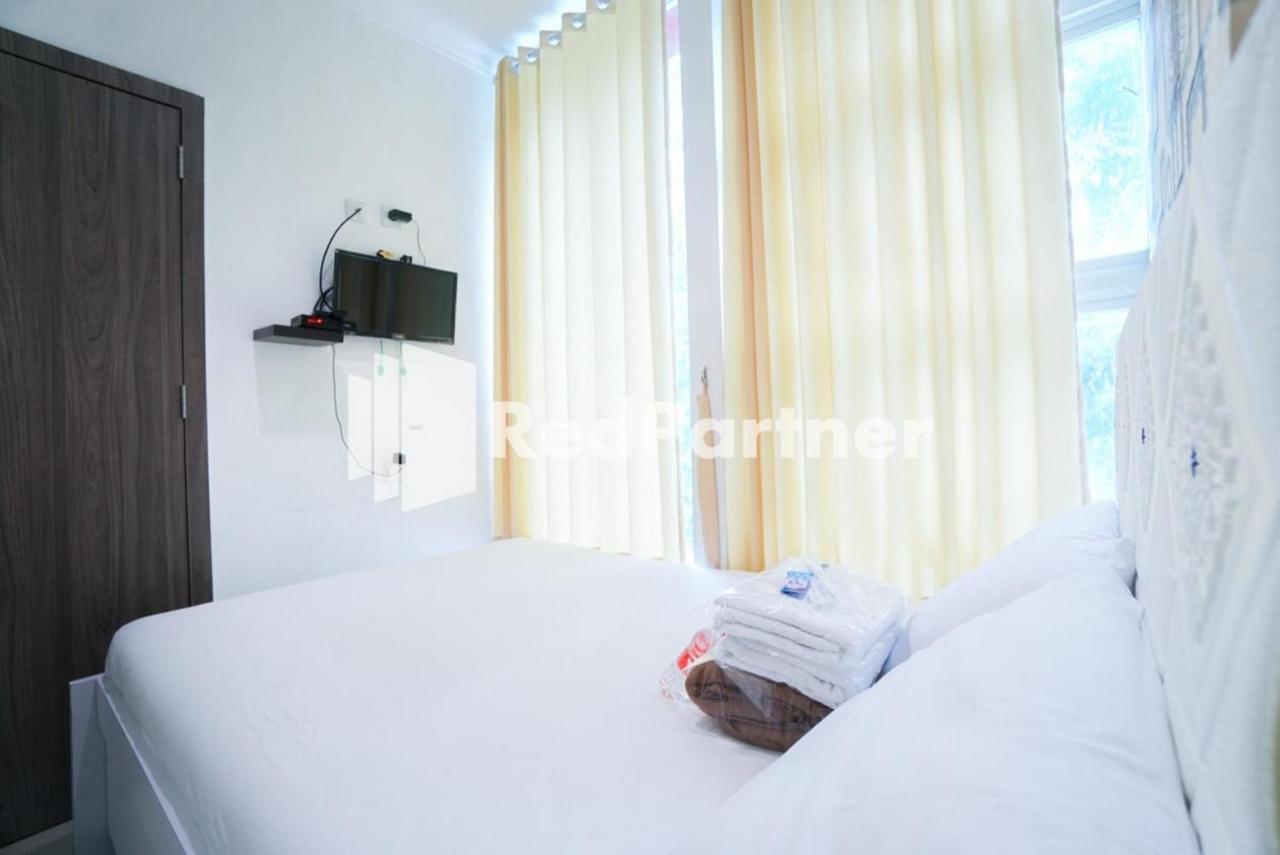 Eascot Hotel Mitra Reddoorz Giacarta Esterno foto